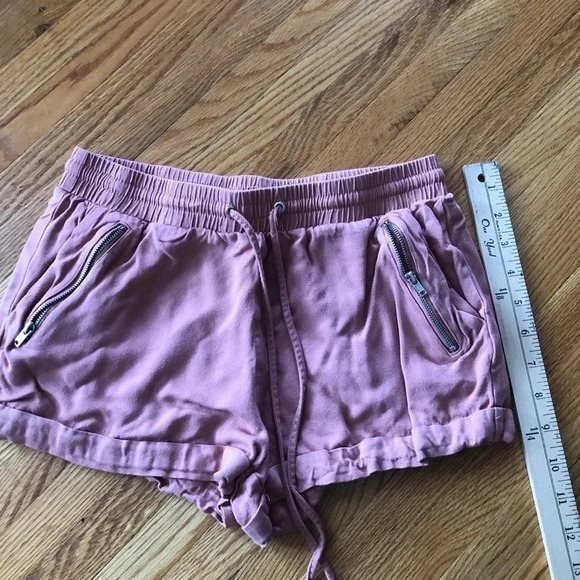 Forever 21 pink shorts - Picture 2 of 4